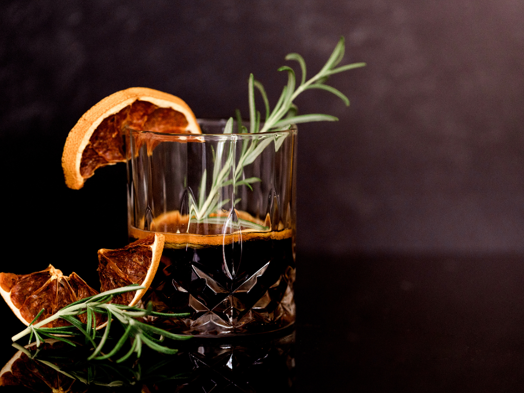 Il Rum italiano: distillerie artigianali e nuovi trend da conoscere